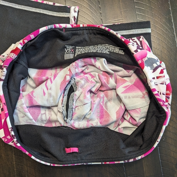 Victoria Secret Sport capris size small - Picture 2 of 8